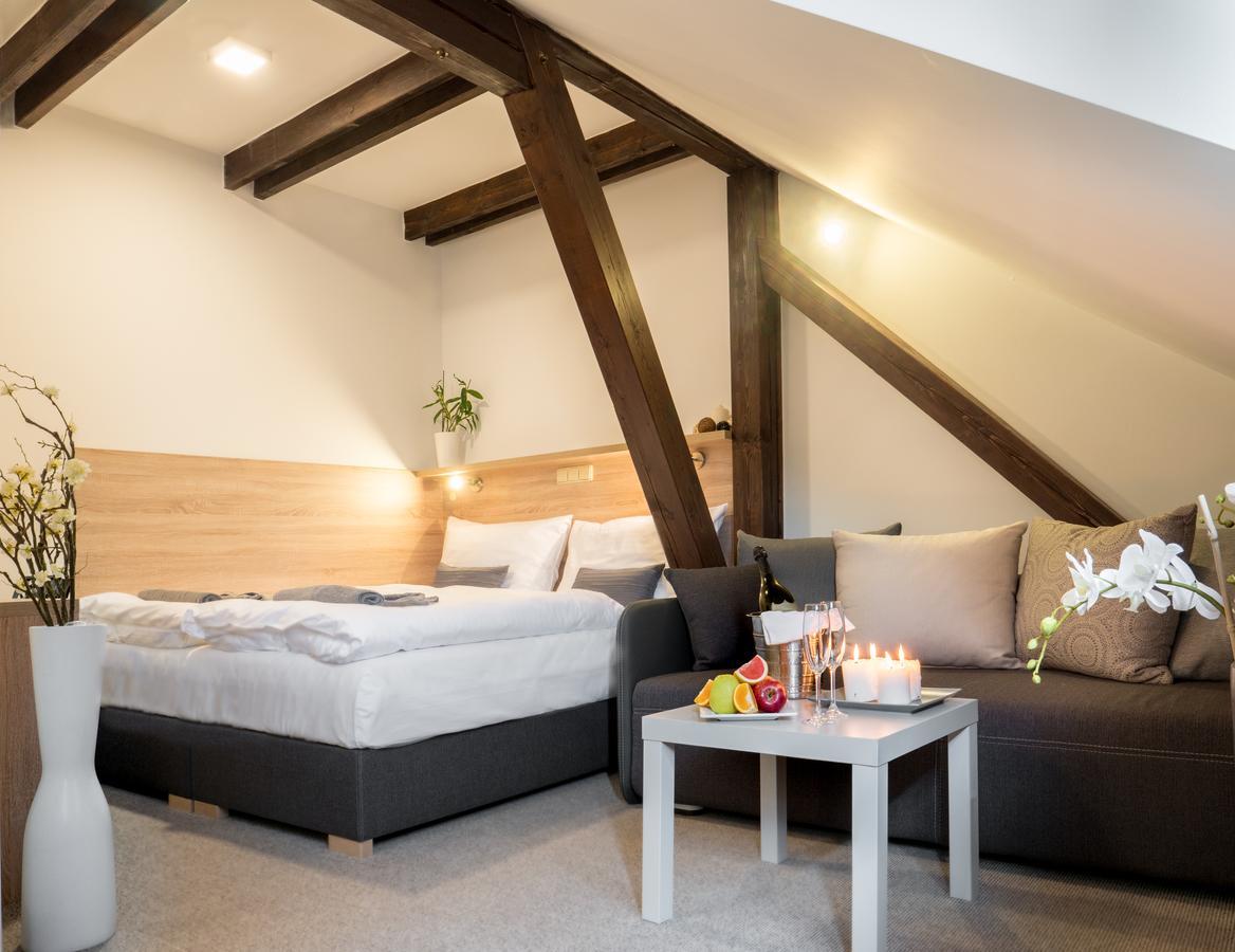 Club Apartments Celadna Ngoại thất bức ảnh
