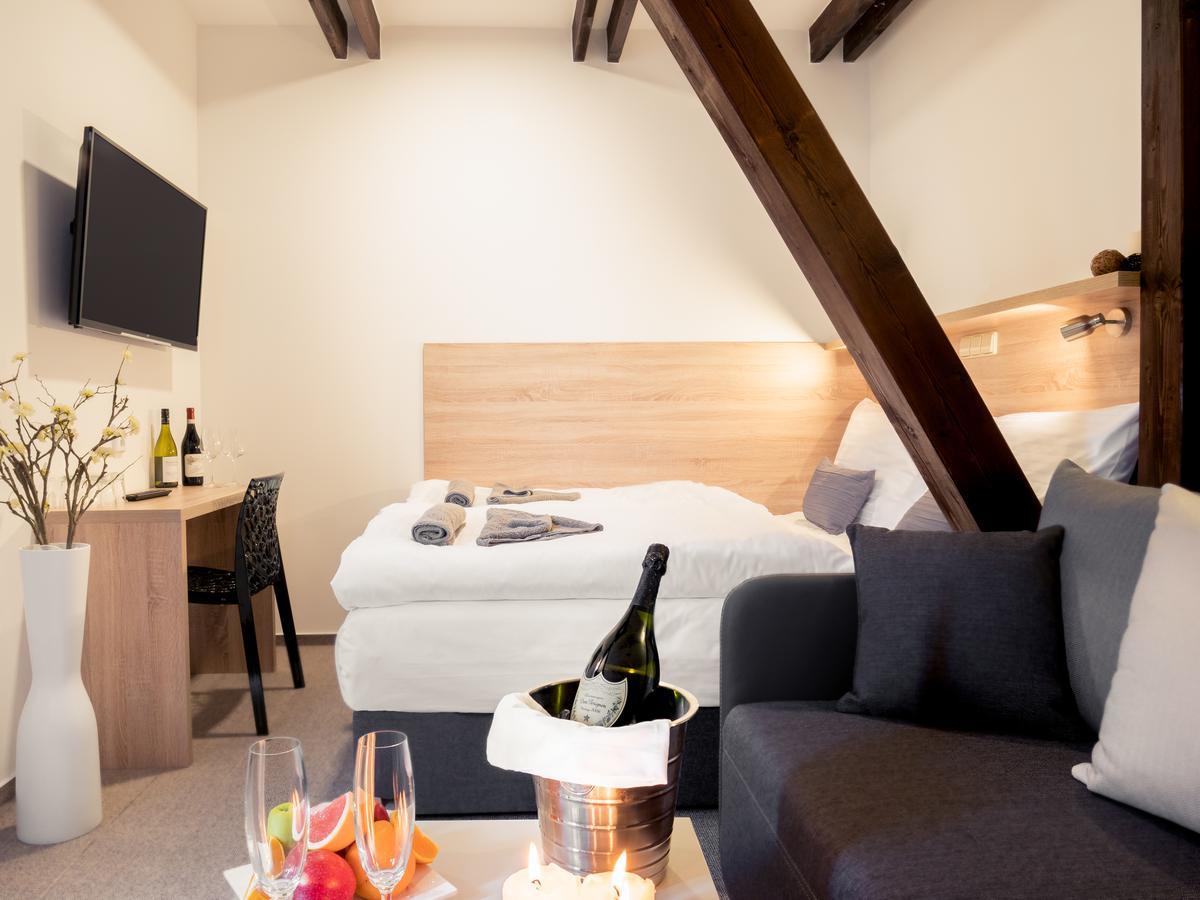 Club Apartments Celadna Ngoại thất bức ảnh
